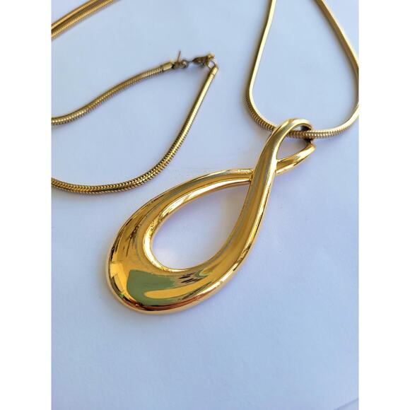 Vintage Monet Eternity Pendant Necklace and Original Gold Snake Chain Signed - Picture 2 of 9